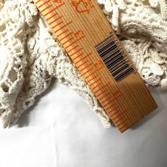 NWOT Rebellion Intricate Crochet Lace High-Waist Shorts, Boho Chic Women Med. - Picture 4 of 6